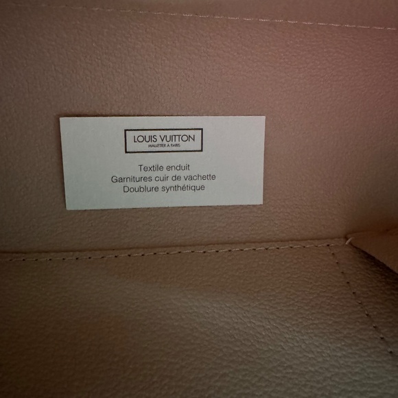 Louis Vuitton Cosmetic Bag GM - Picture 3 of 4